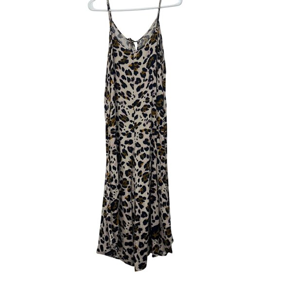 Urban Romantics Leopard Print Romper Jumsuit SZ L  Tie V Neck Flowing Silhouette - Picture 1 of 11